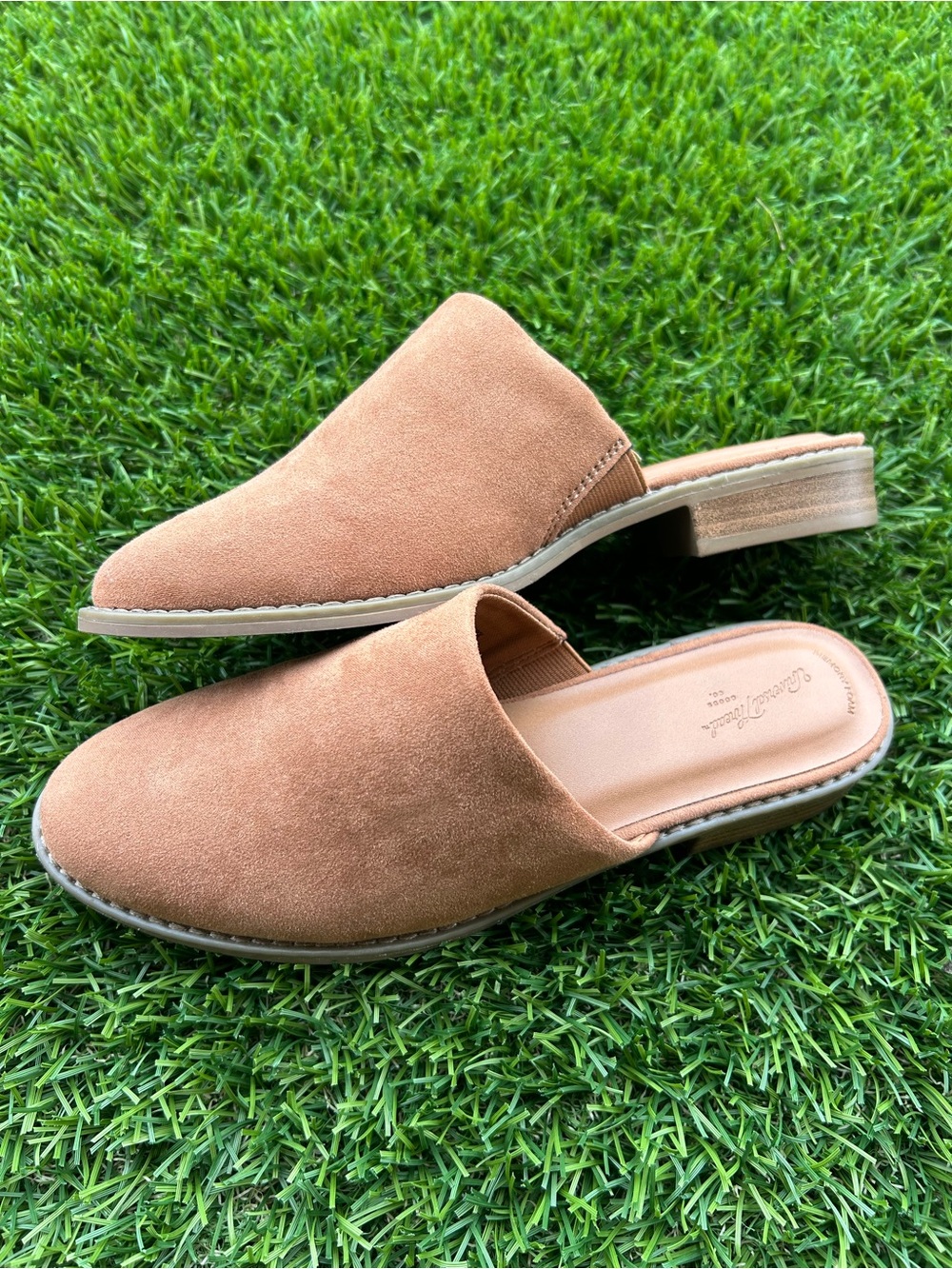 Universal Thread Suede Slip-On Mules - Tan women’s 7.5 - Picture 2 of 3